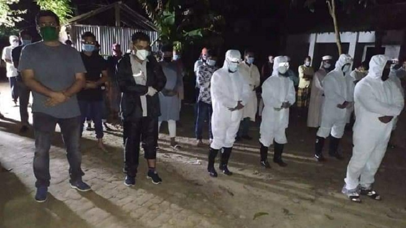 করোনার ভয়াবহ পরিস্থিতিতে অসহায় সবাই
